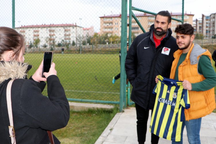 Volkan Demirel: Hedefim T&uuml;rk futbolu ve Fenerbah&ccedil;e'ye hizmet