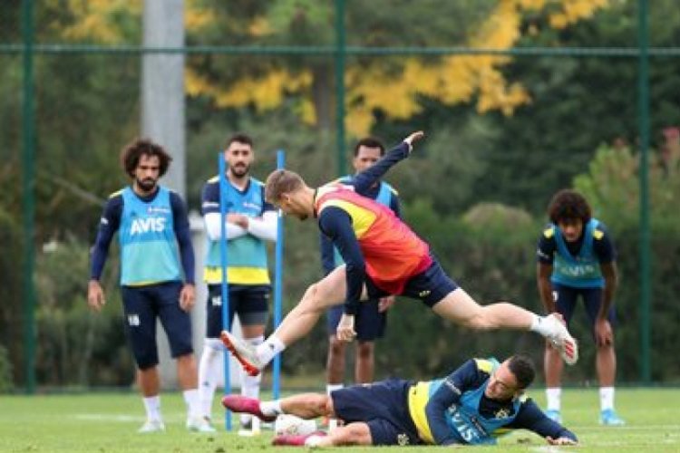 Fenerbah&ccedil;e'de Max Kruse &ccedil;alışmalara başladı