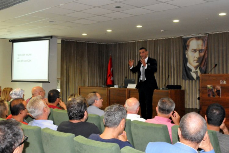 Yazar Şahin&ouml;z Bursalılarla buluştu