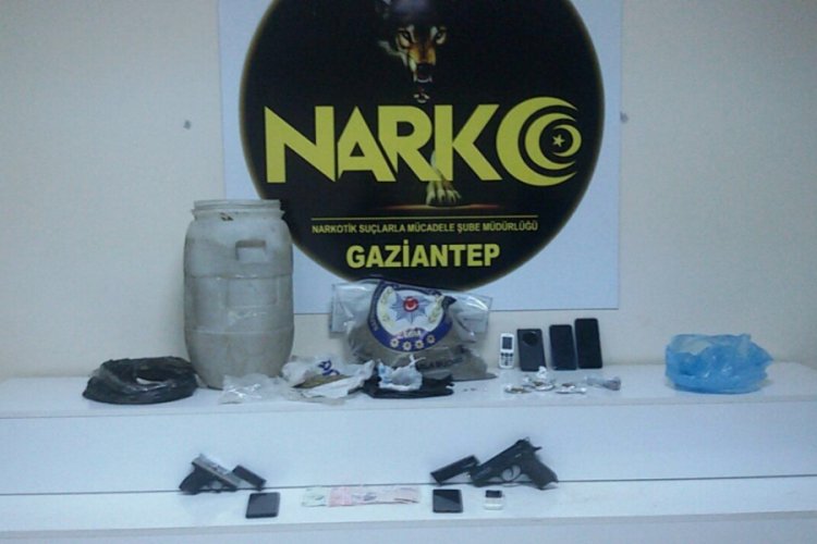 Polis uyuşturucu tacirlerine g&ouml;z a&ccedil;tırmıyor