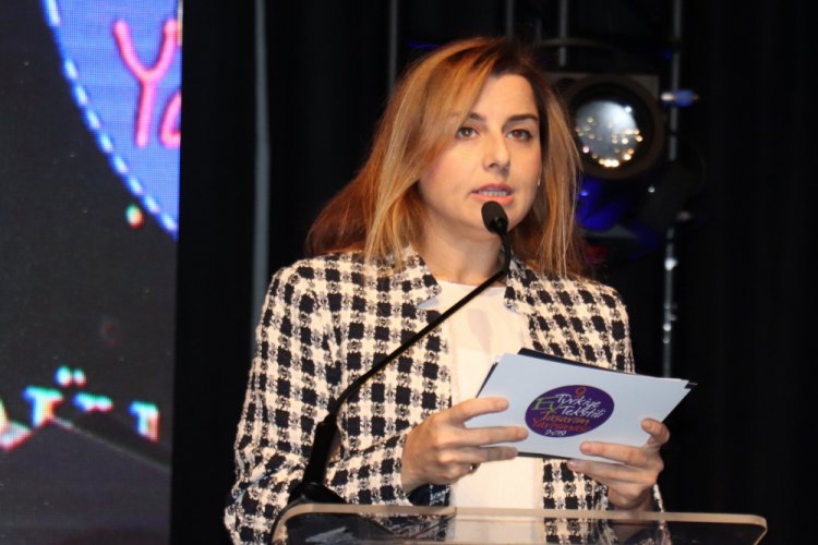 Bursa'da UTİB başarılı tasarımcıları &ouml;d&uuml;llendirdi