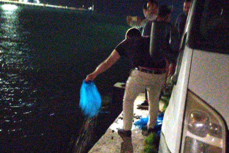 Tekirdağ'da ka&ccedil;ak avlanan 2 ton midye ele ge&ccedil;irildi