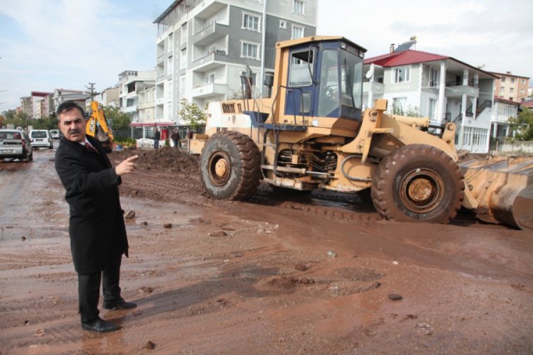 Şiddetli yağmur sele neden oldu