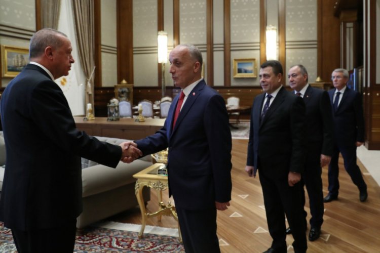 Cumhurbaşkanı Erdoğan, T&uuml;rk-İş heyetini kabul etti