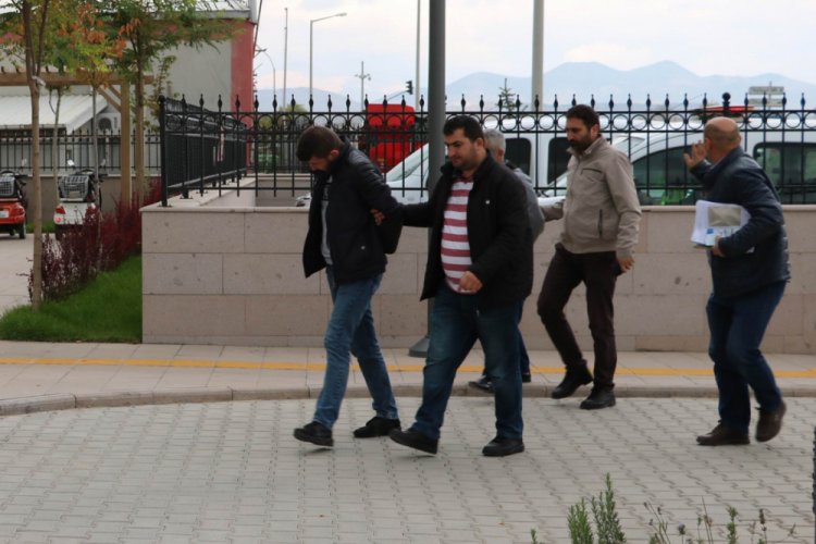 Sahte para operasyonunda 2 g&ouml;zaltı