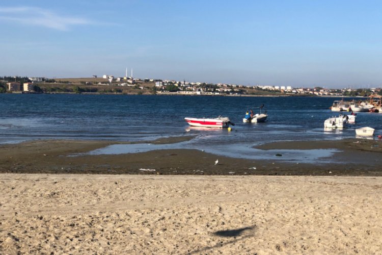 Deniz 15 metre &ccedil;ekildi