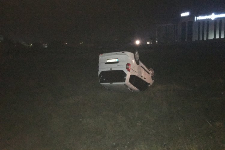 Bursa plakalı ara&ccedil; takla attı:1 yaralı