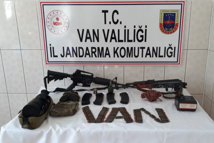 Silah, m&uuml;himmat ve yaşam malzemesi ele ge&ccedil;irildi