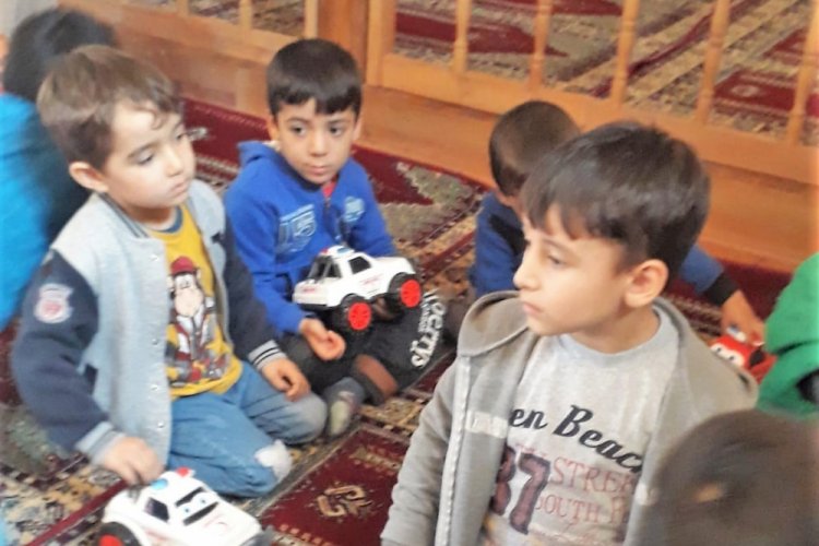 Minik &ouml;ğrencilerden Mehmet&ccedil;iğe dua