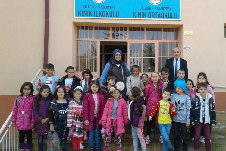 Minik &ouml;ğrenciler &ccedil;&ouml;mlek&ccedil;iliğe soyundular