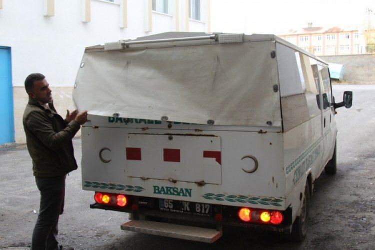 Sınırda biri &ccedil;ocuk 2 kişinin cesedi bulundu
