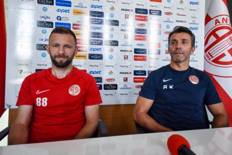 Hakan &Ouml;zmert: Her T&uuml;rk futbolcusu gibi milli formayı giymek isterim