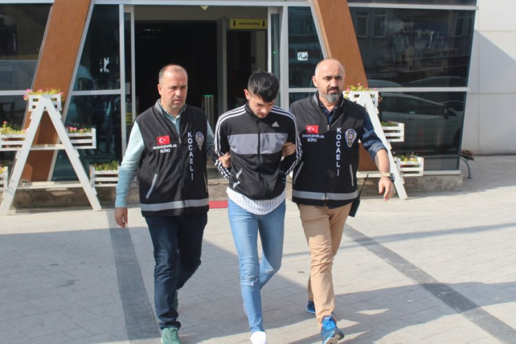 4 aydır aranan su&ccedil;lu, polisin ş&uuml;phelenmesi sonucu yakalandı