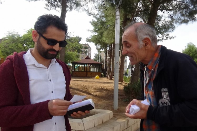Oğlunun youtube kanalını tanıtmak i&ccedil;in T&uuml;rkiye'yi geziyor