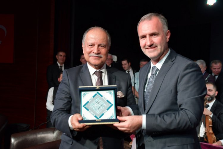 &Uuml;nl&uuml; bestekar, şarkıların hikayelerini Bursa İneg&ouml;l'de anlattı