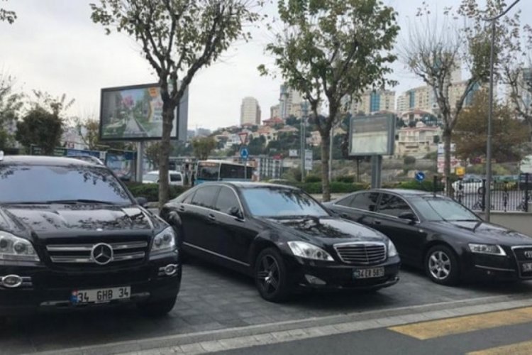 İstanbul B&uuml;y&uuml;kşehir Belediyesi 3 l&uuml;ks aracını sattı