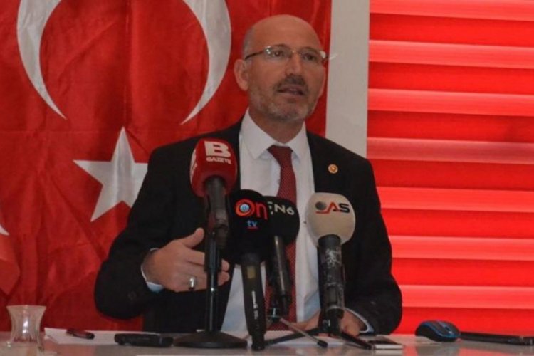 24. D&ouml;nem AK Parti Bursa Milletvekili Mustafa &Ouml;zt&uuml;rk, partisinden istifa etti