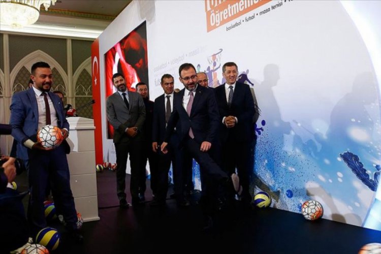 Sel&ccedil;uk ve Kasapoğlu, &Ouml;ğretmenler Kupası'nı tanıttı