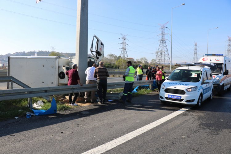 Kuzey Marmara Otoyolu'nda kamyonet devrildi