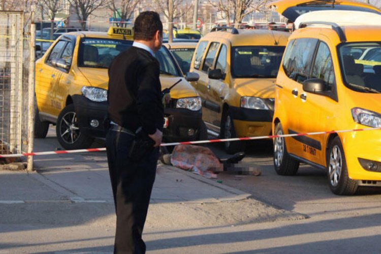 Babasını &ouml;ld&uuml;ren sanığın kardeşi: İnşallah i&ccedil;eride geberirsin