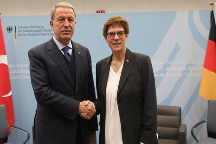 Bakan Akar, Alman mevkidaşıyla g&ouml;r&uuml;şt&uuml;