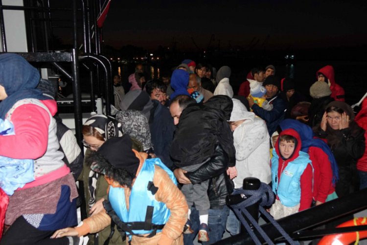 &Ccedil;anakkale'de 96 ka&ccedil;ak g&ouml;&ccedil;men yakalandı