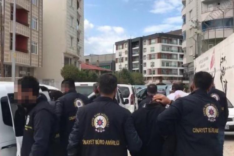 Darp ettikleri şahsa senet imzalattıran 3 kişi tutuklandı