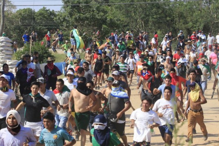 Bolivya'daki protesto g&ouml;sterilerinde 8 kişi yaralandı