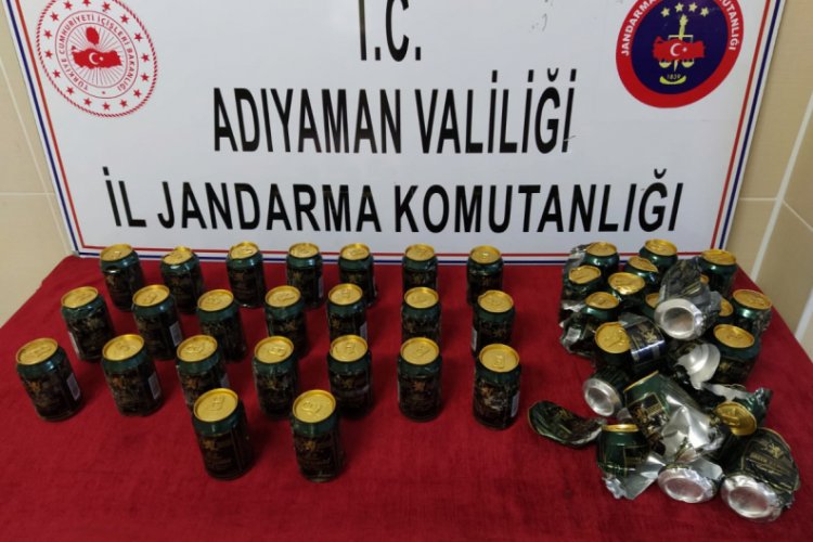 Kapanla durdurulan otomobilden ka&ccedil;ak i&ccedil;ki &ccedil;ıktı