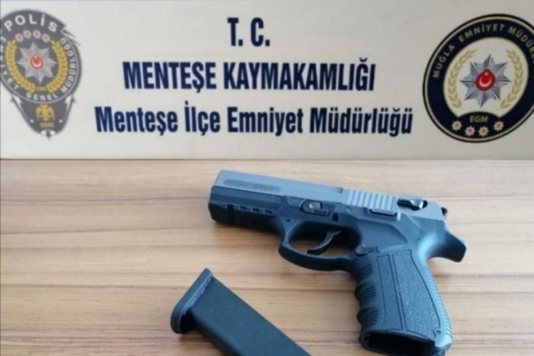 Uygulama yapan ekipler ruhsatsız tabanca ele ge&ccedil;irdi
