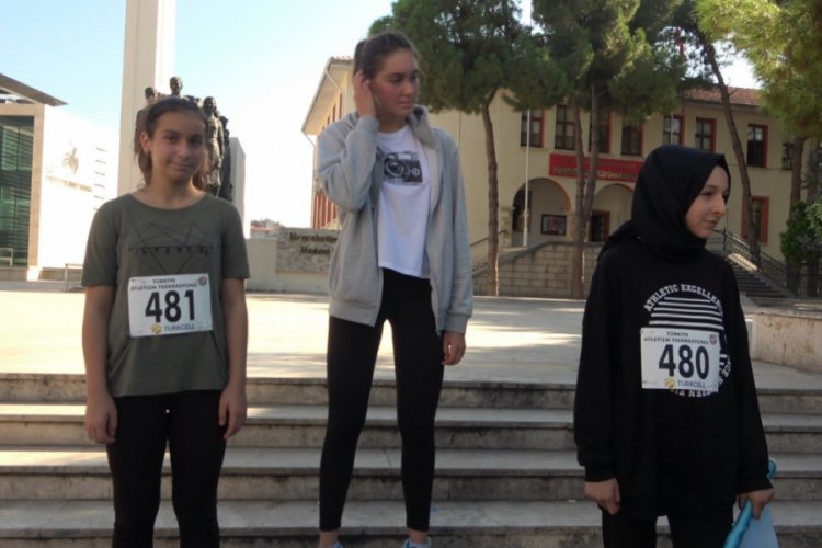 180 sporcu 'Cumhuriyet Koşusu'nda ter d&ouml;kt&uuml;
