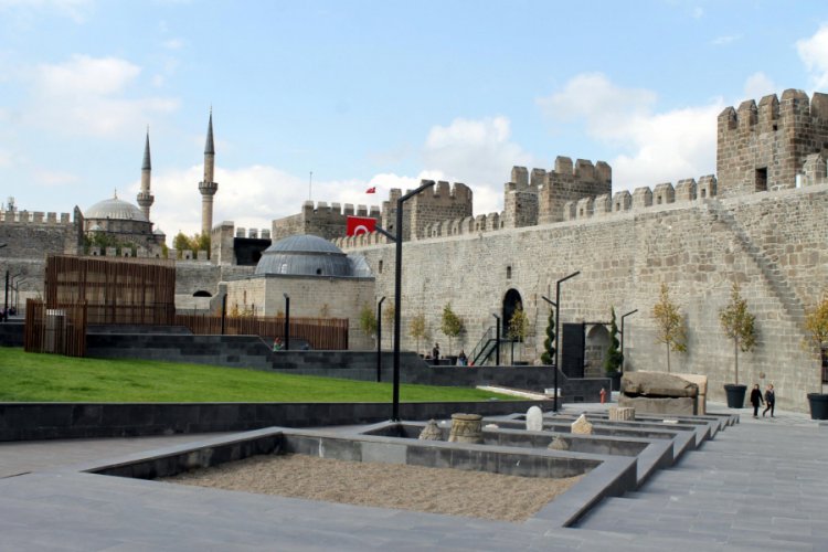 Kayseri Kalesi'ni 1 ayda 750 bin kişi ziyaret etti