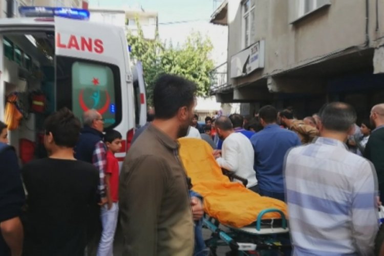Sokak ortasında silahla vuruldu