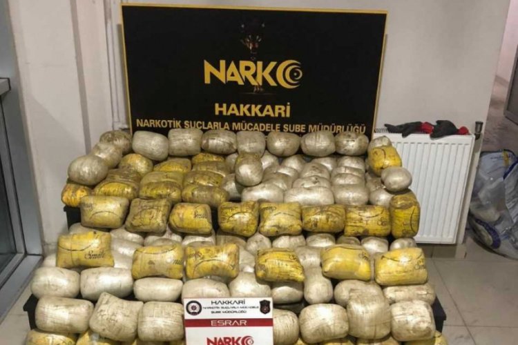Y&uuml;ksekova il&ccedil;esinde 140 kilo toz esrar ele ge&ccedil;irildi