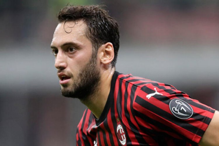 Galatasaray'ın Hakan &Ccedil;alhanoğlu teklifi ortaya &ccedil;ıktı
