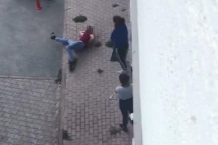 Bursa'da uyuşturucu kullandığı &ouml;ne s&uuml;r&uuml;len gen&ccedil;, sokak ortasında kriz ge&ccedil;irdi