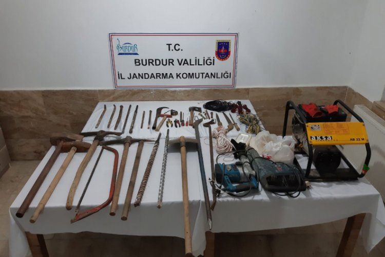 Patlayıcıyı kurup sit alanını kazmak isterken su&ccedil;&uuml;st&uuml; yakalandılar