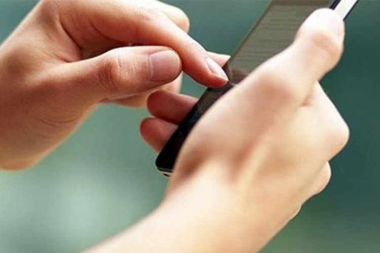 &Ouml;ğrenciler okulda cep telefonu kullanamayacak