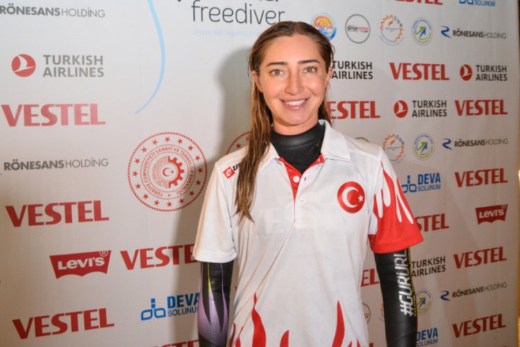 Şahika Erc&uuml;men, Cumhuriyet ve Mehmet&ccedil;ik i&ccedil;in rekor kıracak