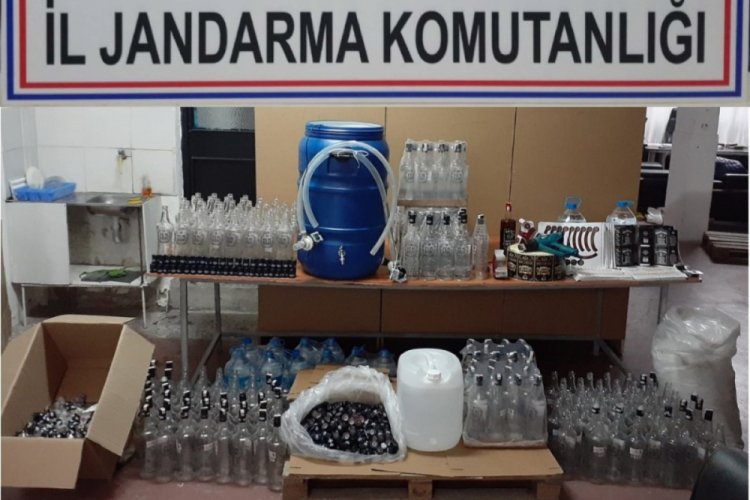 Ka&ccedil;ak alkol baskınında uyuşturucu ve sahte para da &ccedil;ıktı