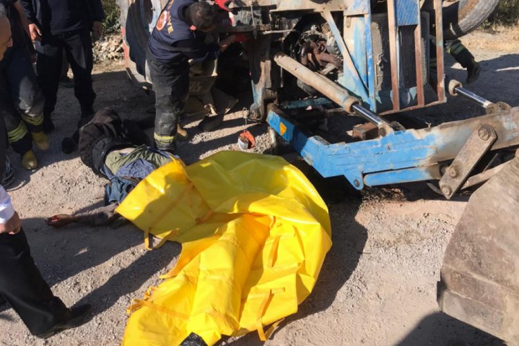 Devrilen trakt&ouml;r&uuml;n altında &ouml;ld&uuml;