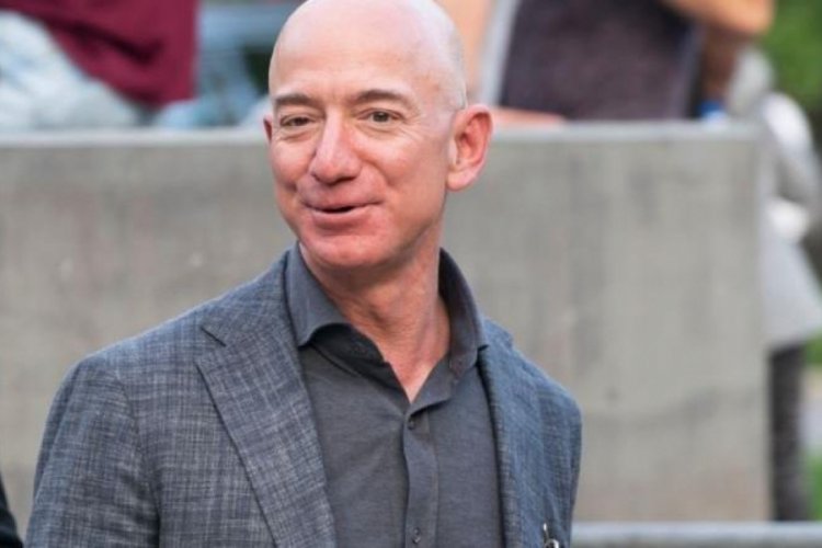 Jeff Bezos unvanını kaybetti