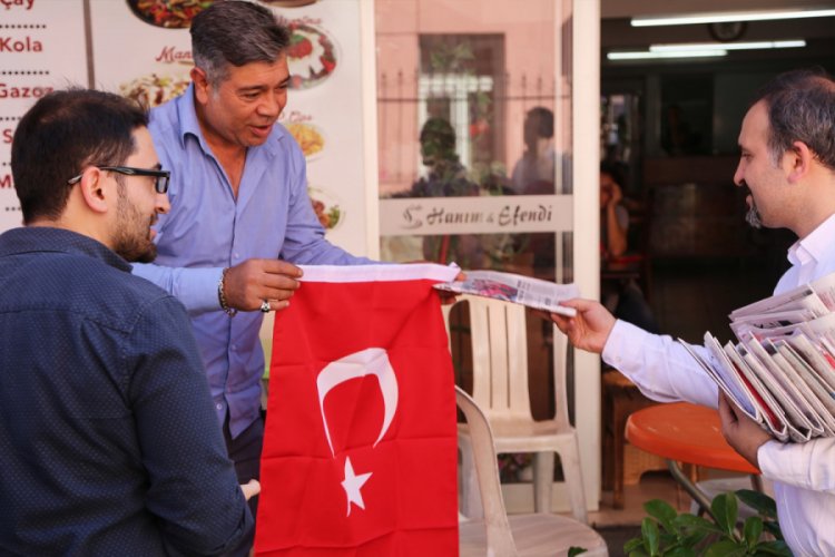 Efeler'de anlamlı Cumhuriyet hediyesi