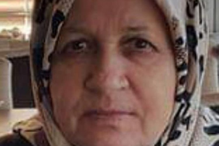 Otomobil &ccedil;arpması sonucu &ouml;len kız kardeşler toprağa verildi