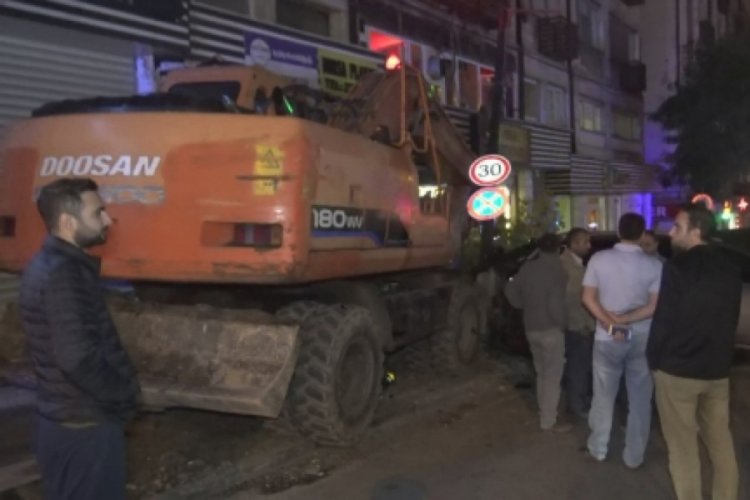 Bursa'da iş makinesi dehşet sa&ccedil;tı