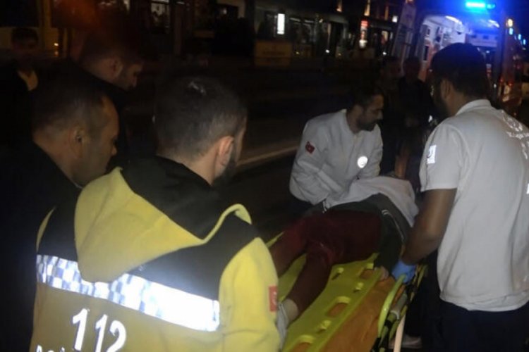 G&ouml;renler gen&ccedil; kızın yardımına koştu!