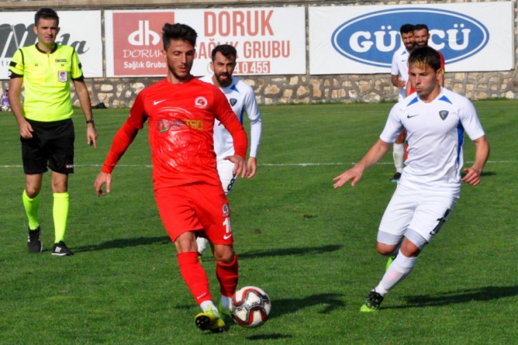 Karacabey Belediyespor liderliğe y&uuml;kseldi