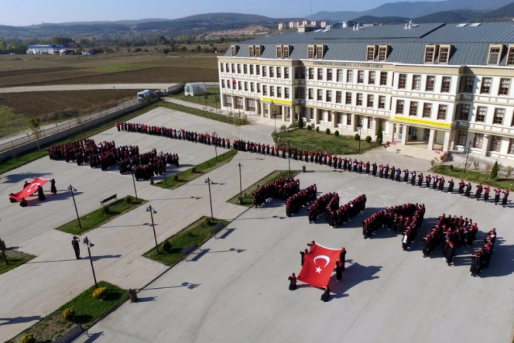 Liselilerden Barış Pınarı Harekatı'na destek