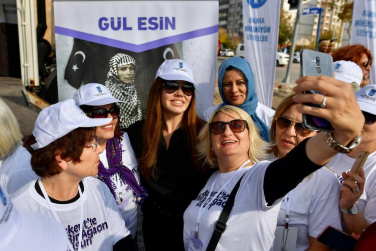 Kadın muhtarlar, 200 fidanı toprakla buluşturdu