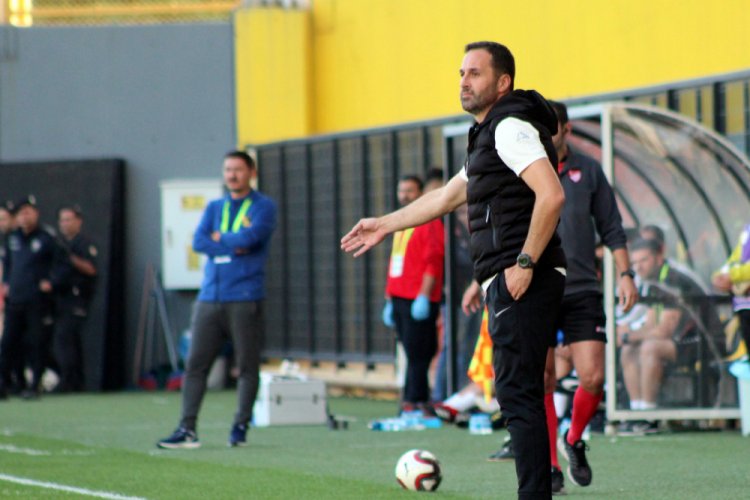 Bursaspor Teknik Direkt&ouml;r&uuml;&nbsp; Koşukavak: "Kazandığımız i&ccedil;in mutluyum"